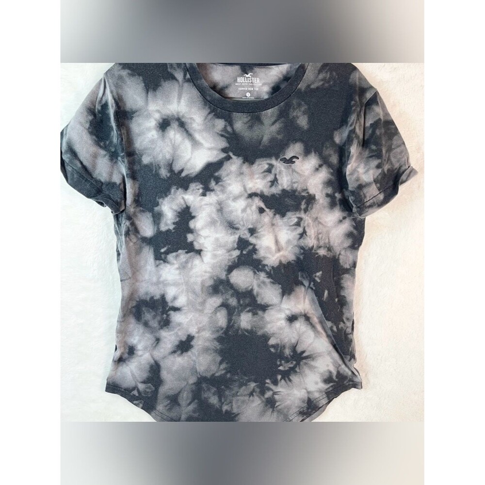 Hollister Black/Gray Tie Dye Curved Hem Tee – Size S